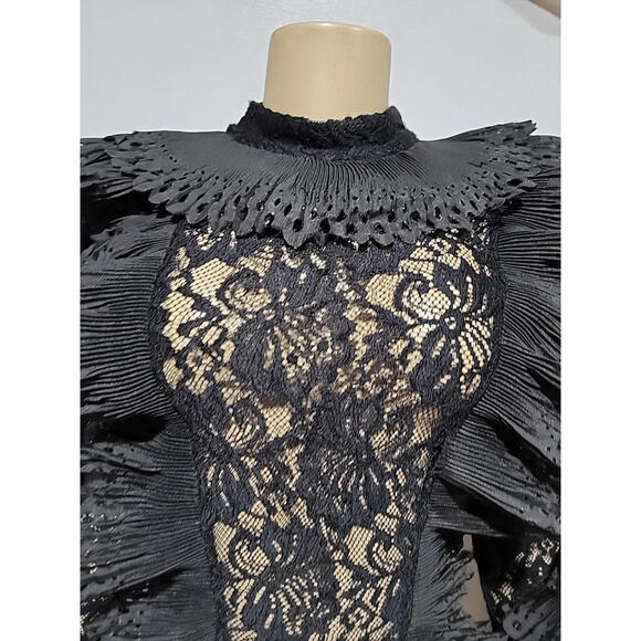 The Sang ~ Dramatic Ruffles Lace Black Size L Ladies Bodysuit Zip Back #01 - Picture 3 of 13